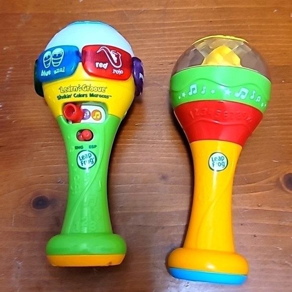 LEAP FROG  LEARNING &GROOVE SHAKING MARACAS RATTLES GREEN/YELLOW - Picture 1 of 4